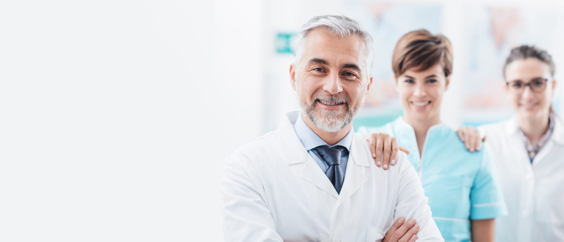 Echipa medicala intr-un spital modern